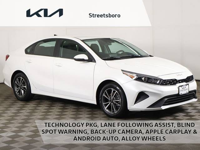 2022 Kia Forte LXS FWD photo