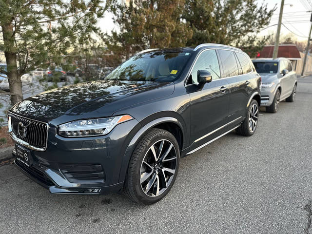 2022 Volvo XC90 Momentum AWD photo