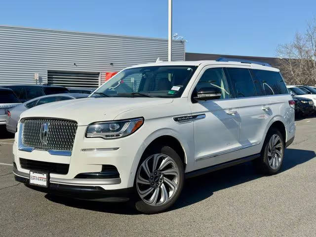 2022 Lincoln Navigator Reserve 4WD photo