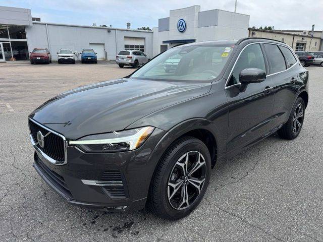 2022 Volvo XC60 Momentum AWD photo
