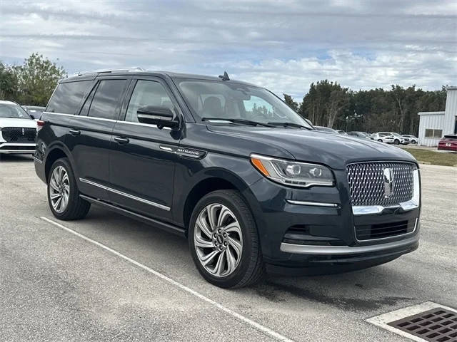 2022 Lincoln Navigator Reserve 4WD photo