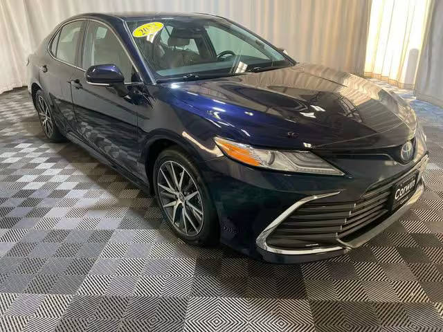 2022 Toyota Camry Hybrid XLE FWD photo