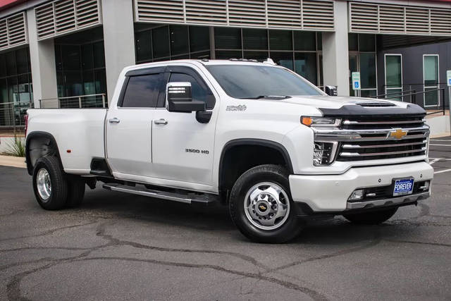 2022 Chevrolet Silverado 3500HD High Country 4WD photo