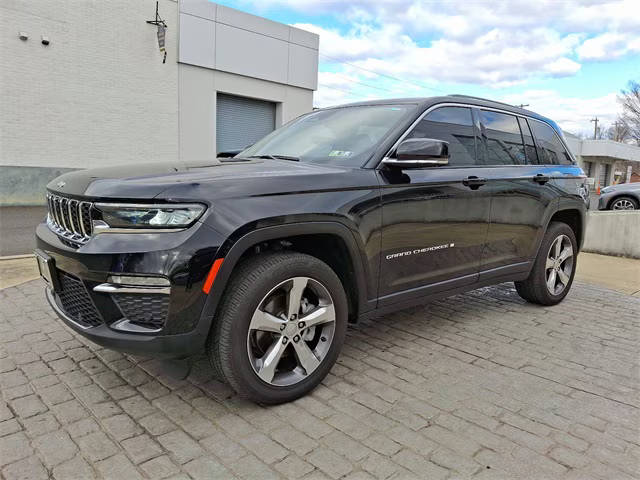 2022 Jeep Grand Cherokee Limited RWD photo