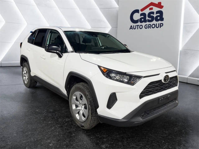 2022 Toyota RAV4 LE AWD photo