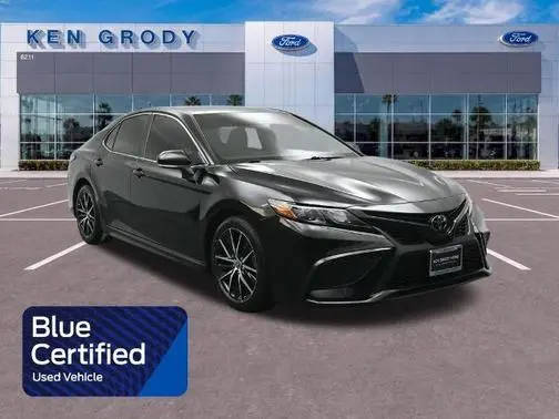 2022 Toyota Camry SE FWD photo