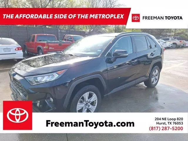 2021 Toyota RAV4 XLE FWD photo