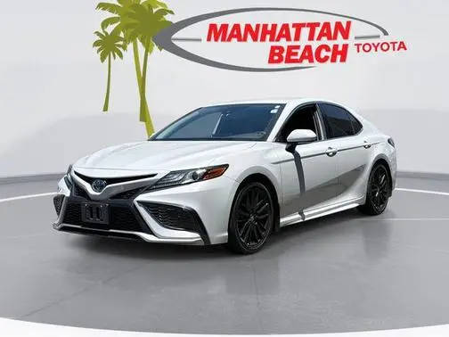 2022 Toyota Camry Hybrid XSE FWD photo