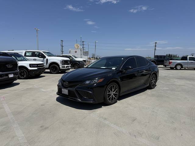 2022 Toyota Camry SE FWD photo