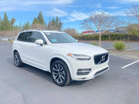 2016 Volvo XC90 T6 Momentum AWD photo