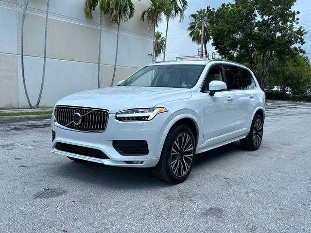 2022 Volvo XC90 Momentum FWD photo