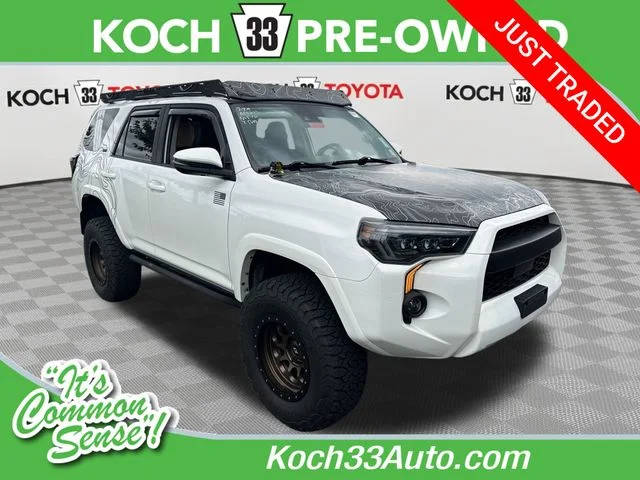2022 Toyota 4Runner SR5 Premium 4WD photo