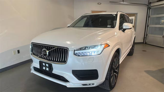 2022 Volvo XC90 Momentum AWD photo