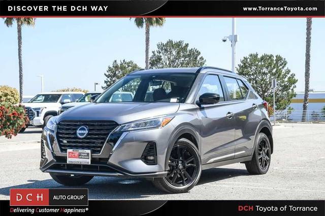 2022 Nissan Kicks SR FWD photo
