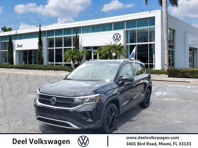 2022 Volkswagen Taos SE FWD photo