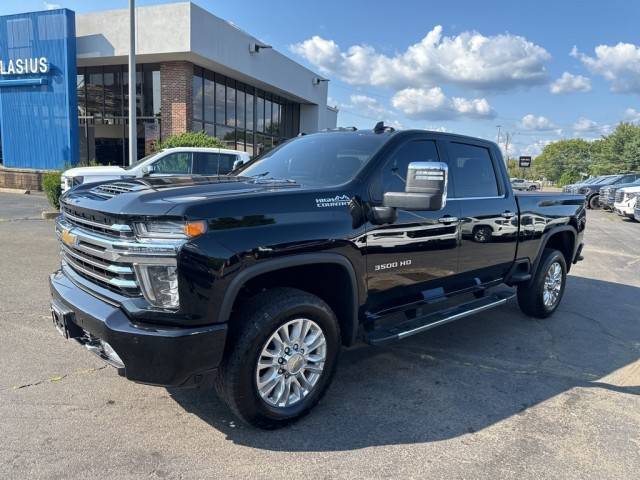 2022 Chevrolet Silverado 3500HD High Country 4WD photo