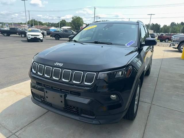 2022 Jeep Compass Latitude 4WD photo