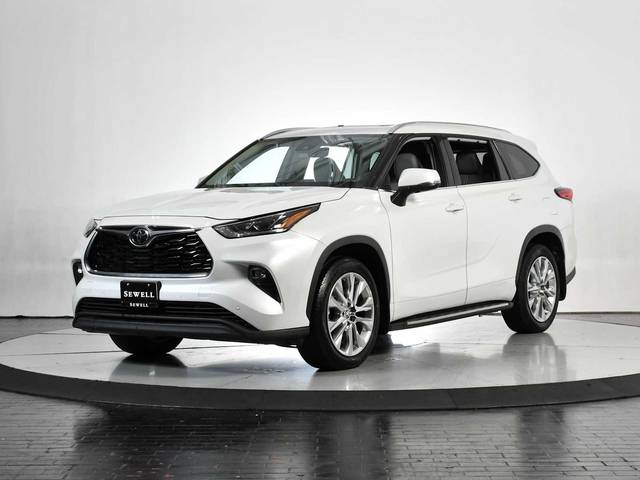 2022 Toyota Highlander Limited FWD photo