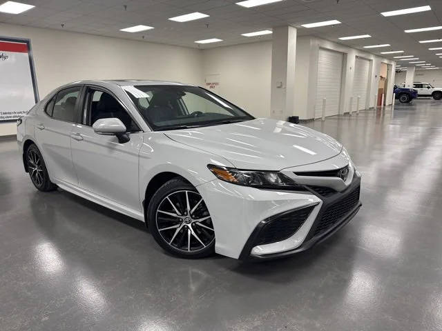 2022 Toyota Camry SE FWD photo