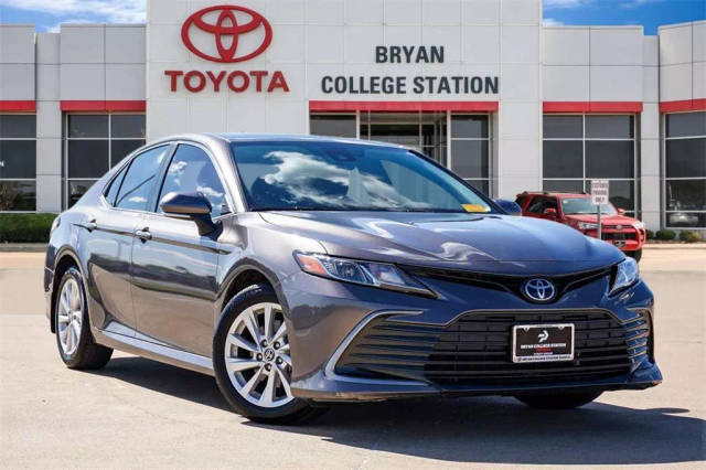 2022 Toyota Camry LE FWD photo