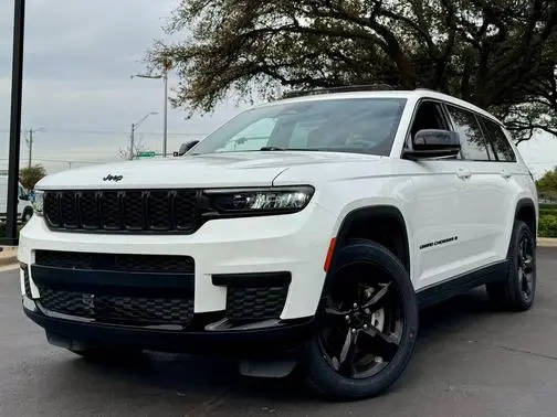 2022 Jeep Grand Cherokee L Altitude 4WD photo