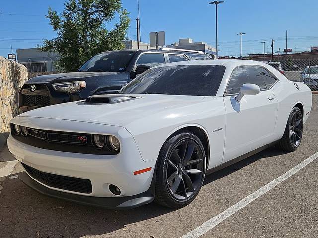 2022 Dodge Challenger R/T RWD photo