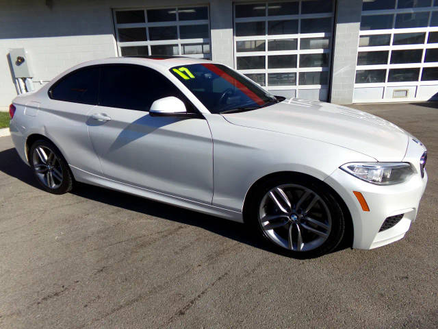 2017 BMW 2 Series 230i xDrive AWD photo