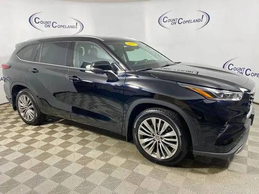 2022 Toyota Highlander Platinum AWD photo