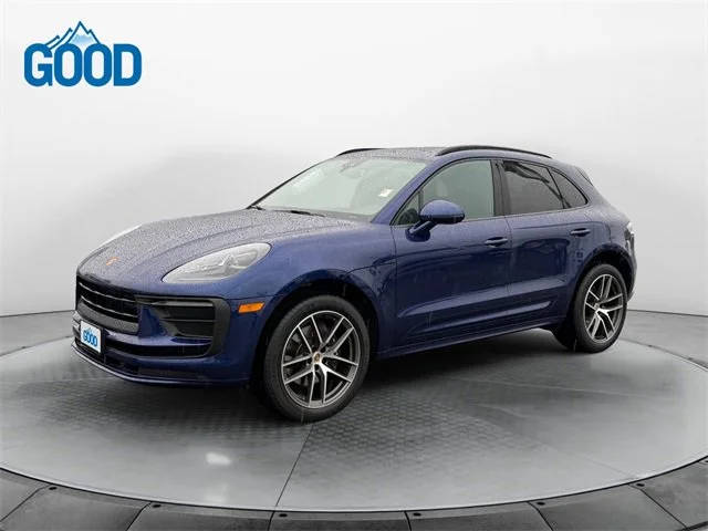 2022 Porsche Macan  AWD photo