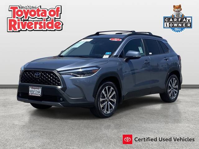 2022 Toyota Corolla Cross XLE FWD photo