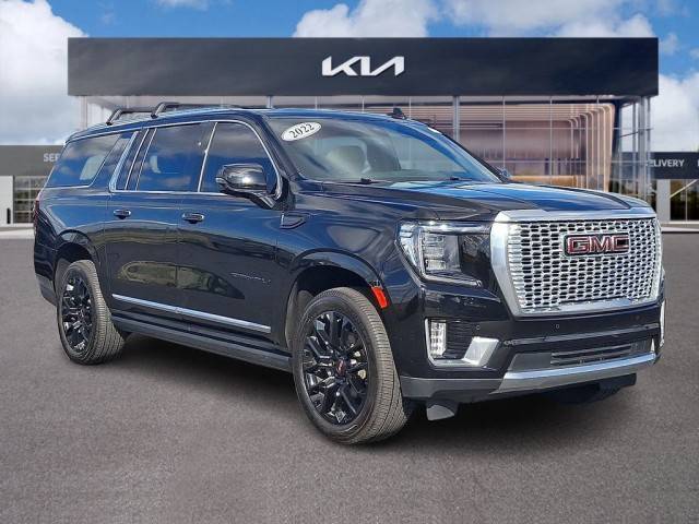 2022 GMC Yukon XL Denali 4WD photo