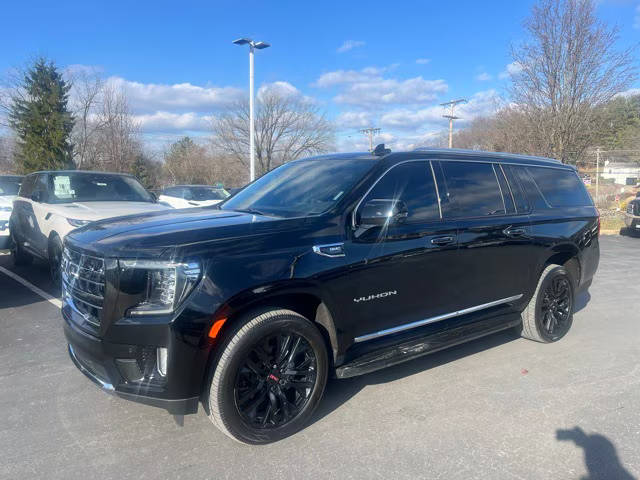 2022 GMC Yukon XL SLT 4WD photo