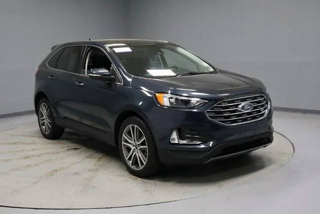 2022 Ford Edge Titanium AWD photo