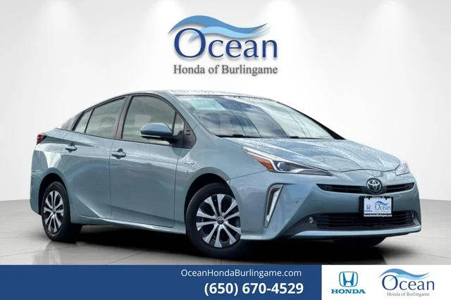 2022 Toyota Prius XLE AWD photo