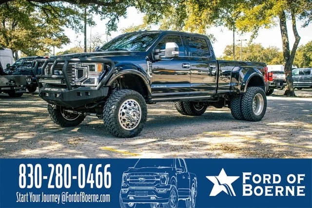 2022 Ford F-450 Super Duty Platinum 4WD photo