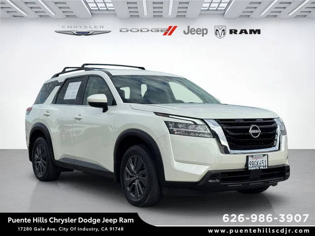 2022 Nissan Pathfinder SV FWD photo