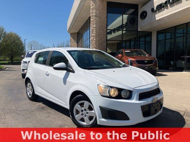 2016 Chevrolet Sonic LS FWD photo