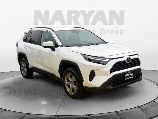 2022 Toyota RAV4 XLE AWD photo