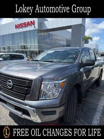 2022 Nissan Titan SV RWD photo