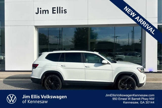 2022 Volkswagen Atlas 2.0T SE w/Technology FWD photo