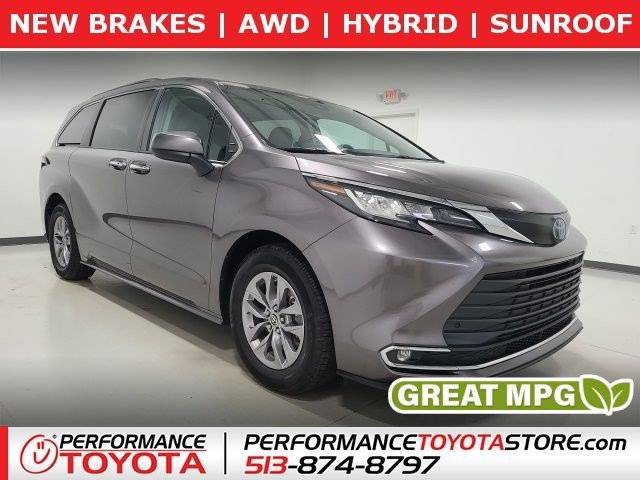 2022 Toyota Sienna XLE AWD photo