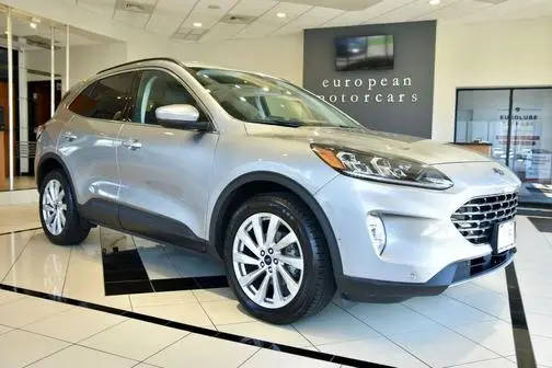 2022 Ford Escape Titanium AWD photo