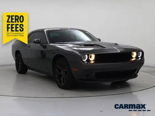 2022 Dodge Challenger SXT RWD photo