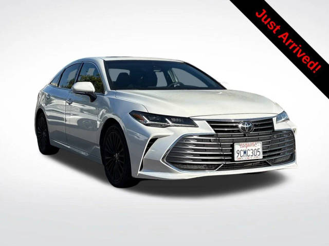 2022 Toyota Avalon Limited FWD photo