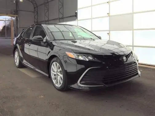 2022 Toyota Camry LE FWD photo