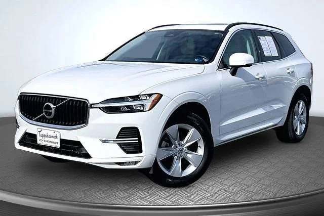 2022 Volvo XC60 Momentum AWD photo