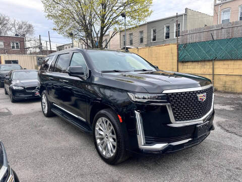 2022 Cadillac Escalade ESV Premium Luxury 4WD photo