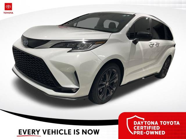 2022 Toyota Sienna XSE FWD photo