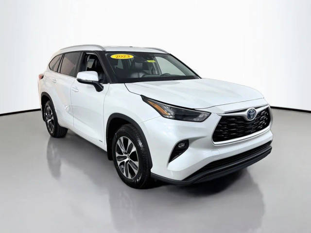 2022 Toyota Highlander Hybrid XLE AWD photo