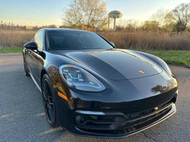2022 Porsche Panamera 4 AWD photo
